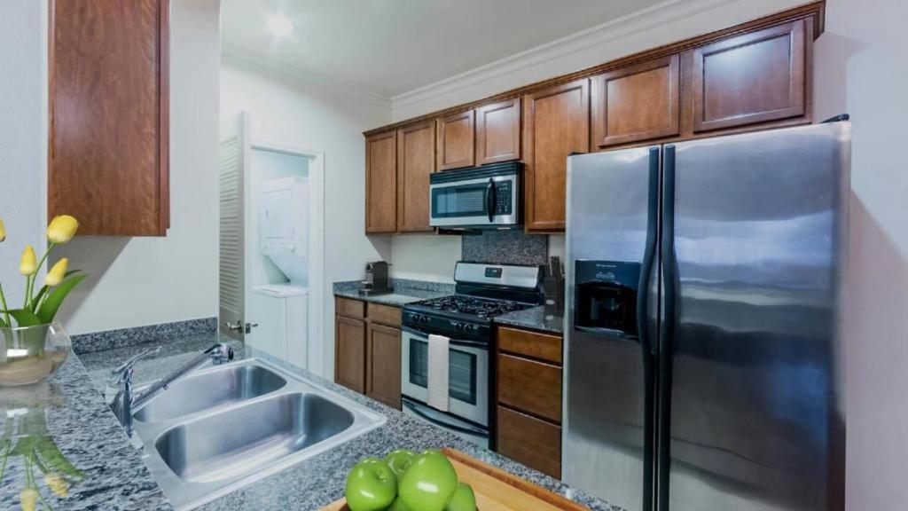 Holiday In La - 1Br With Free Parking, Laundry, Pool Los Angeles Eksteriør bilde